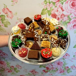 Super plateau gourmand de Noël composé de petits fours